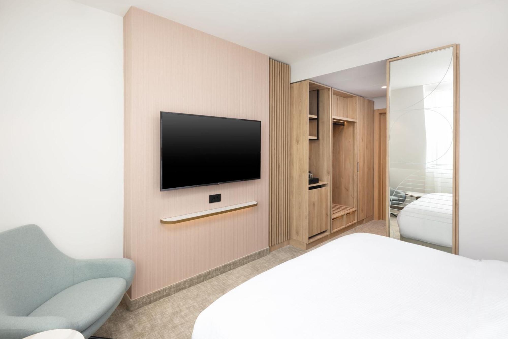 מלון Courtyard By Marriott Cluj - Napoca Downtown מראה חיצוני תמונה