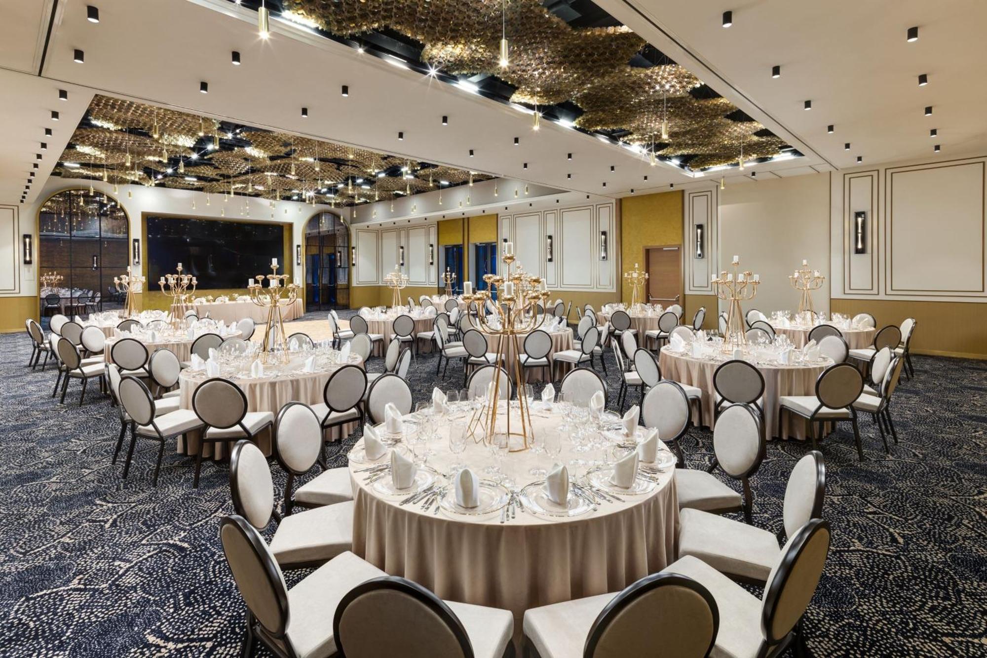 מלון Courtyard By Marriott Cluj - Napoca Downtown מראה חיצוני תמונה