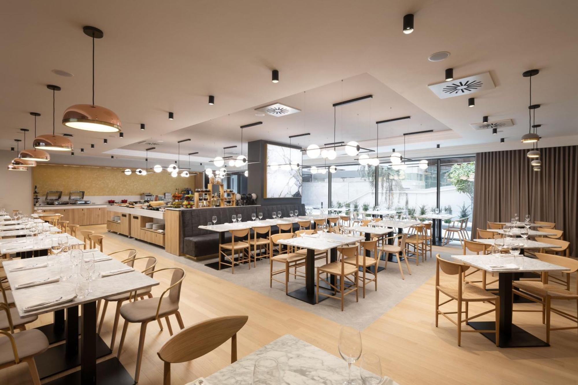 מלון Courtyard By Marriott Cluj - Napoca Downtown מראה חיצוני תמונה