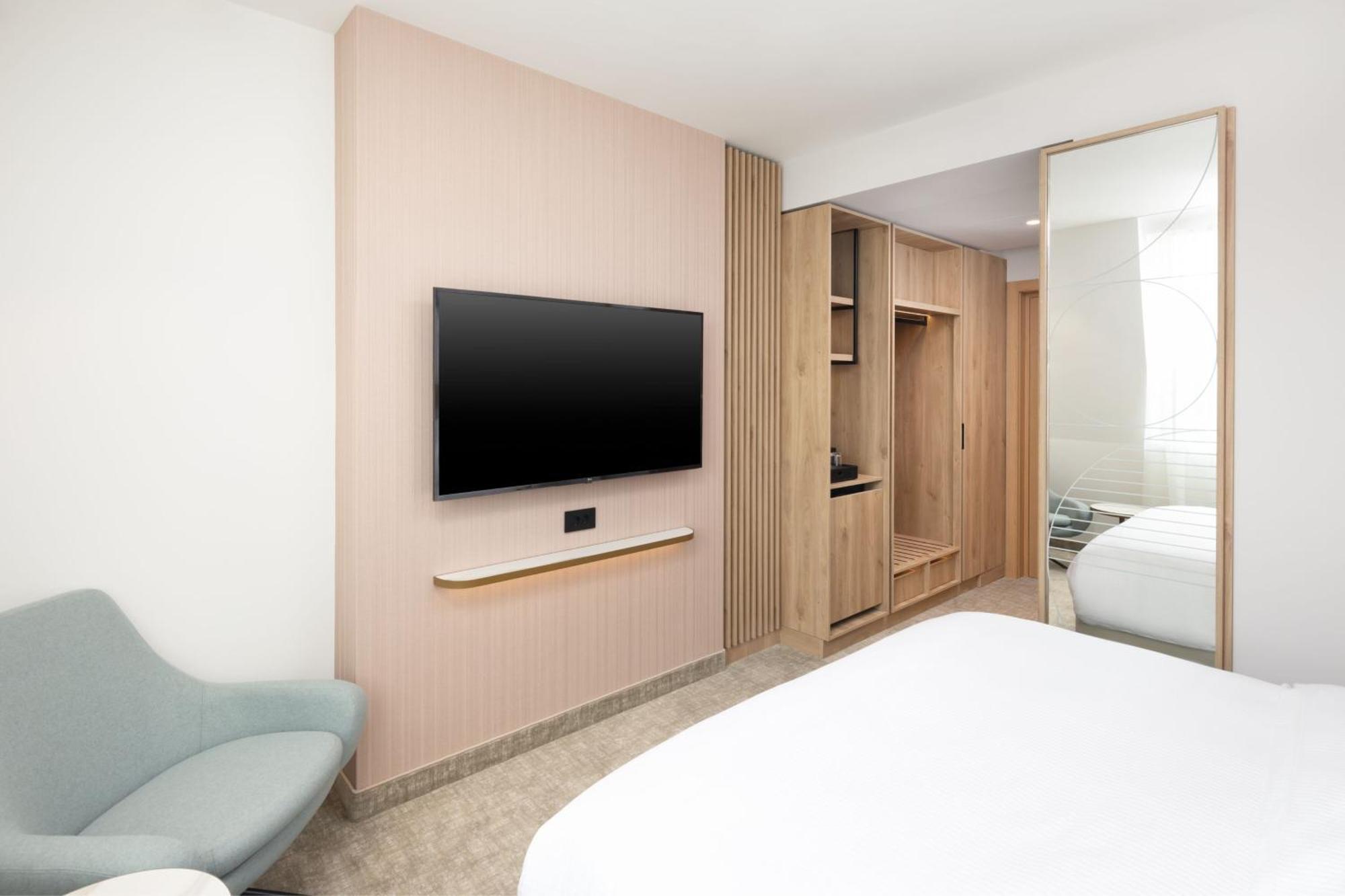מלון Courtyard By Marriott Cluj - Napoca Downtown מראה חיצוני תמונה
