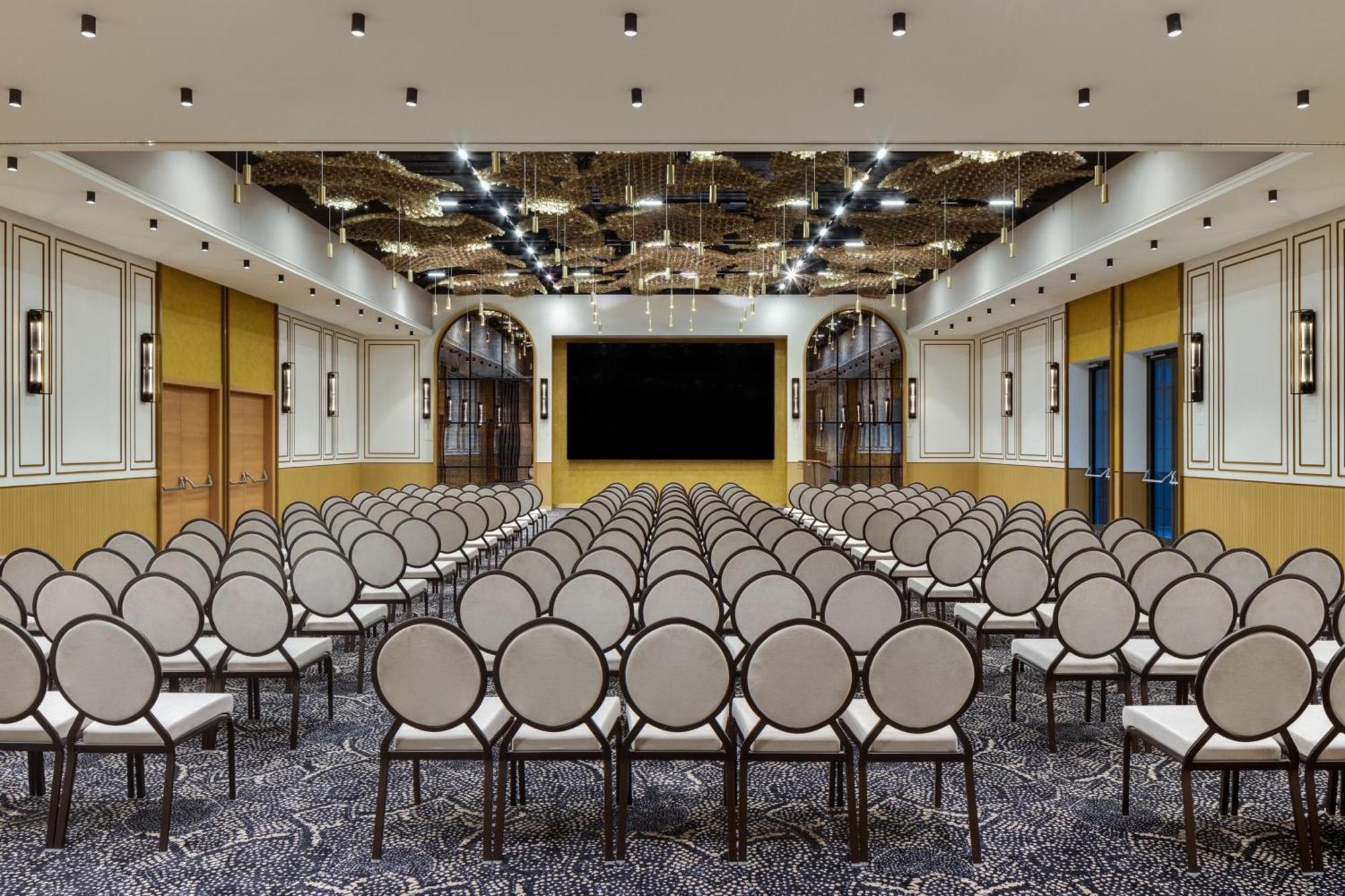מלון Courtyard By Marriott Cluj - Napoca Downtown מראה חיצוני תמונה
